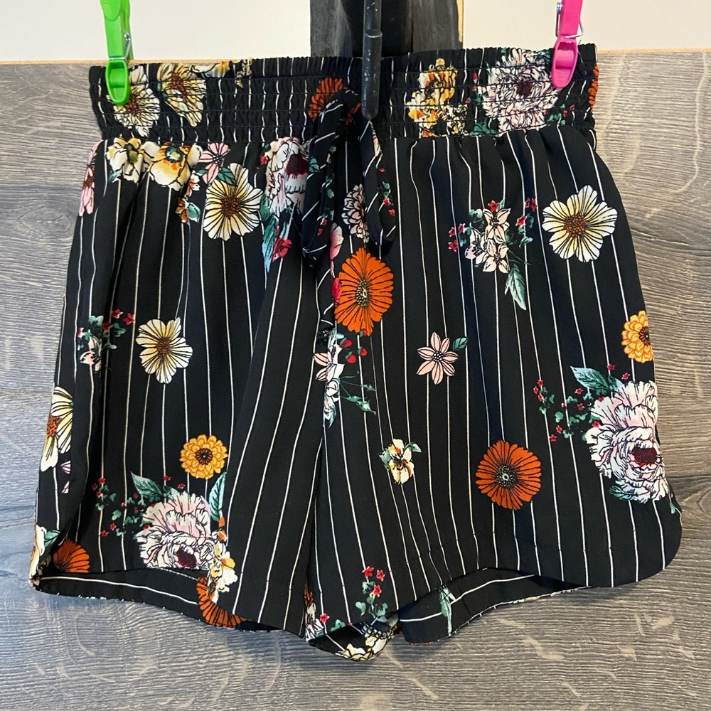 Black stripped floral shorts